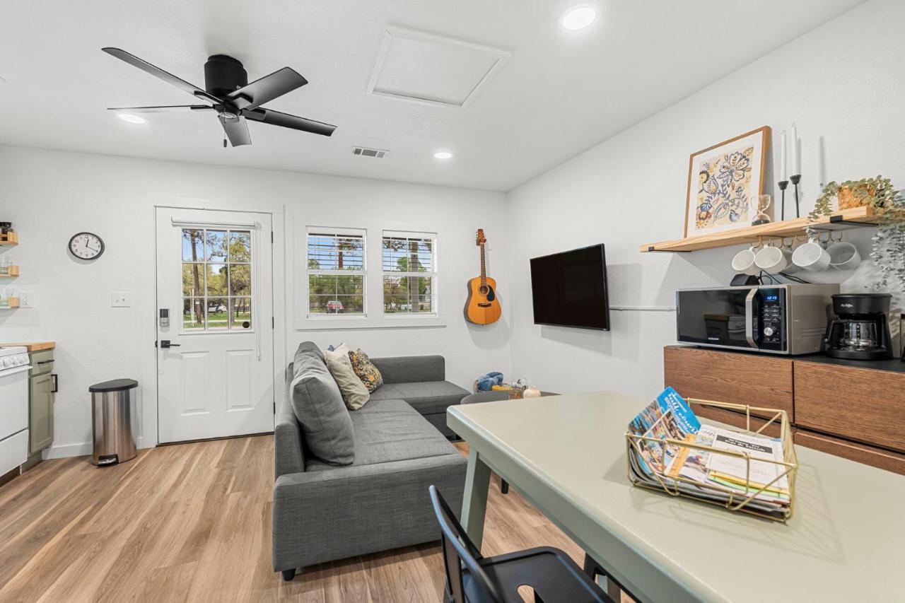 New! The Yellow Door- Downtown Wimberley W/ River Access Exterior foto
